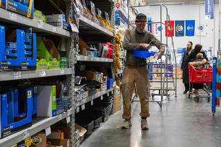 Lowe's Reports Quarterly Earnings That Beat Expectations