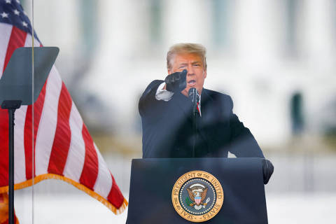 FILE PHOTO: U.S. President Donald Trump gestures as he speaks during a rally to contest the certification of the 2020 U.S. presidential election results by the U.S. Congress, in Washington, U.S, January 6, 2021. REUTERS/Jim Bourg/File Photo ORG XMIT: FW1