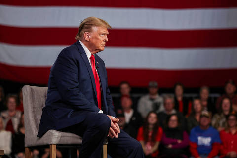 FILE PHOTO: Former U.S. President and Republican presidential candidate Donald Trump participates in a Fox News town hall with Laura Ingraham in Greenville, South Carolina, U.S. February 20, 2024.  REUTERS/Sam Wolfe/File Photo ORG XMIT: FW1