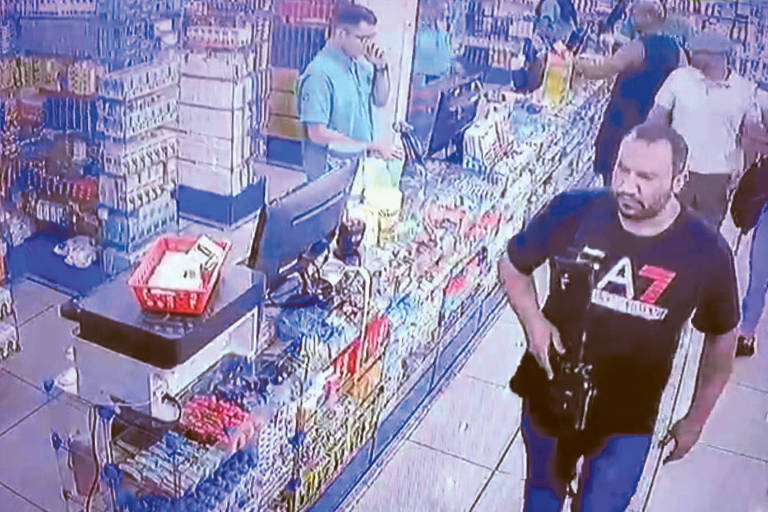 Policiais são presos por furtar dinheiro e até aliança de entregador de farmácia no Rio