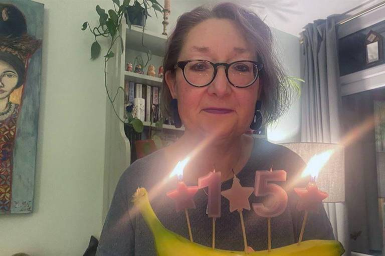 Jane está comemorando seu '15º aniversário'

