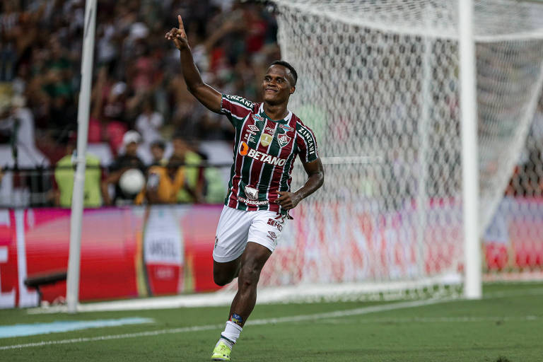 Diniz destaca coragem do Fluminense na conquista da Recopa