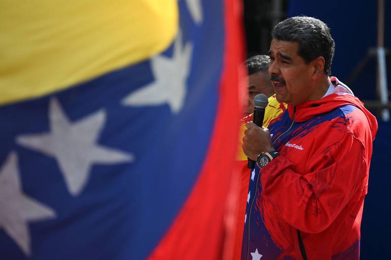 O ditador da Venezuela, Nicolás Maduro, discursa a apoiadores durante evento chavista na capital Caracas