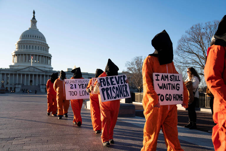  Protesto pelo fechamento de Guantánamo em frente ao Capitólio, em Washington 