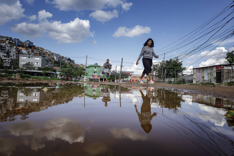 Na Brasilândia, moradores sofrem com enchentes em região que deveria abrigar piscinão