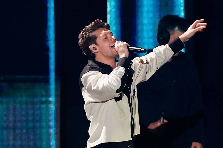 Niall Horan em apresentação no 2023 iHeartRadio Jingle Ball