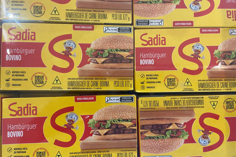 caixa amarela com logomarca S e nome Sadia