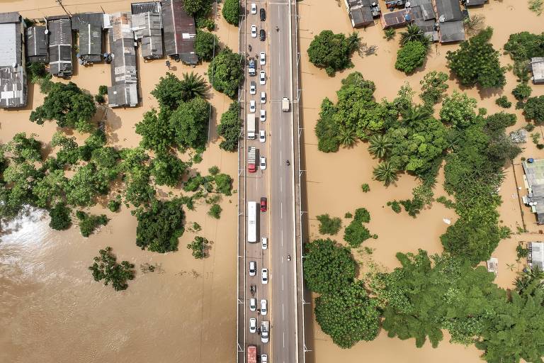 Após chuvas, rio Acre volta a subir e registra a segunda maior marca da história
