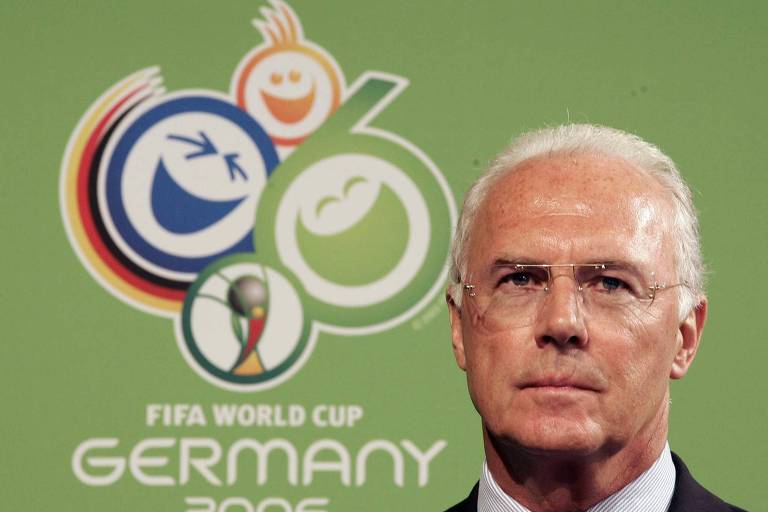 Franz Beckenbauer, presidente do comitê organizador da Copa do Mundo de 2006, durante reunião no Hotel Hilton, em Dusseldorf
