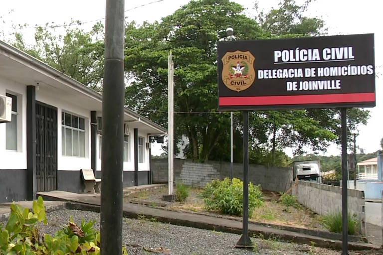 Mãe e filha são encontradas mortas dentro de casa em Joinville (SC)