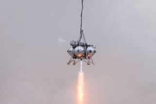 The Project Morpheus prototype lander being tested at the Kennedy Space Center in Cape Canaveral, Fla., in 2014. (Glenn Benson/NASA via The New York Times)
