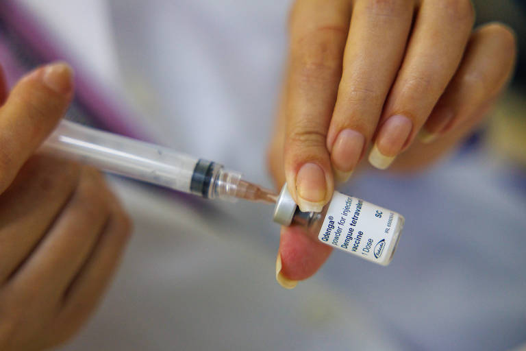 Ministério da Saúde ainda não cogita 'plano B' para remanejamento de vacinas da dengue