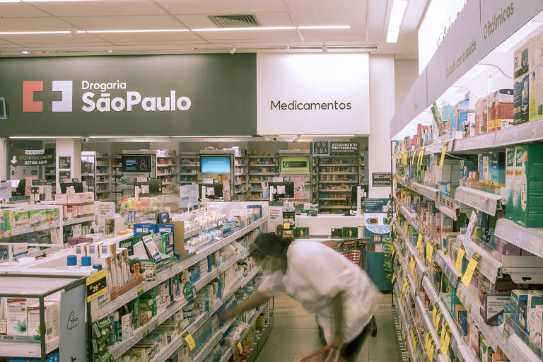 Justiça condena Drogaria São Paulo em R$ 30 mil por gordofobia contra consultora