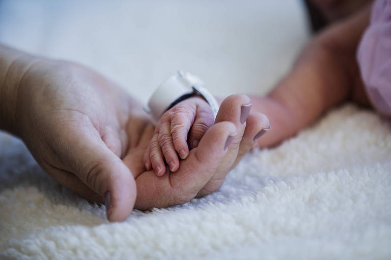 Número de nascimentos tem queda de 13% no Brasil, puxada por mães mais jovens