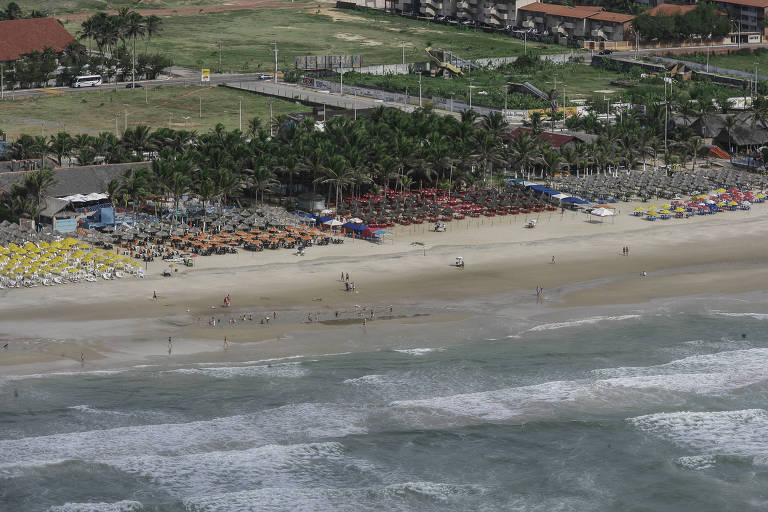 Vista aérea da Praia do Futuro, em Fortaleza (CE)