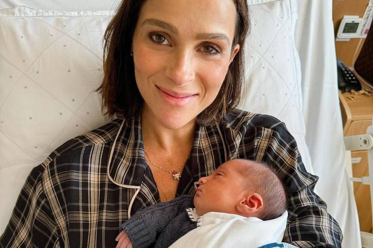Após parir sexto filho, mulher de Juliano Cazarré desabafa: 'Não tive como parar'