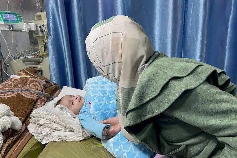 Recém-nascidos começam a morrer de fome em Gaza