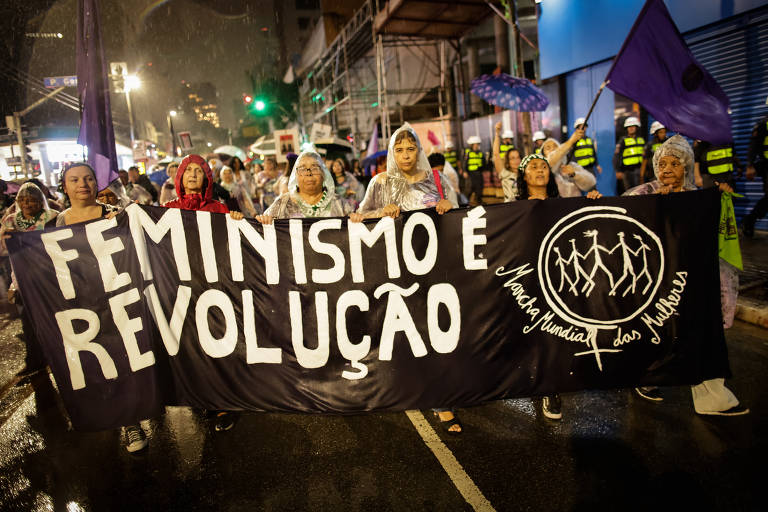 Veja fotos de ato pelo Dia da Mulher na avenida Paulista