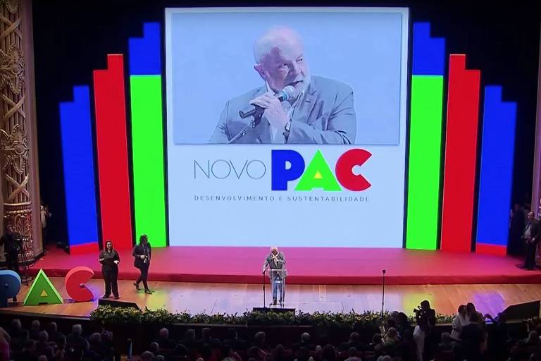 Presidente Lula discursa durante a cerimônia de lançamento do Novo  PAC (Programa de Aceleração do Crescimento)