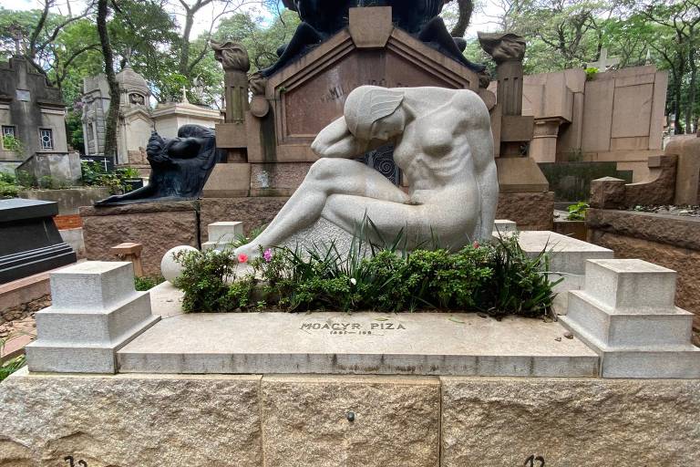 O túmulo de Moacyr Piza, símbolo de uma tragédia amorosa