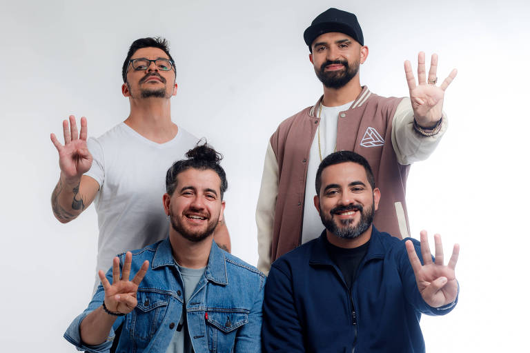 4 Amigos estreia turnê de comédia em SP com volta do quadro 'Fila de Piadas'