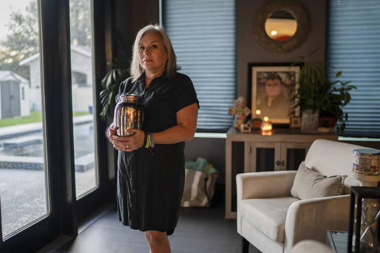 Sandra Bagwell, de Mission, Texas, perdeu o filho, Ryan, em 2022 após um envenenamento por comprimidos de Percocet adulterados com fentanil