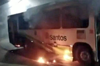 ônibus incendiado em Santos
