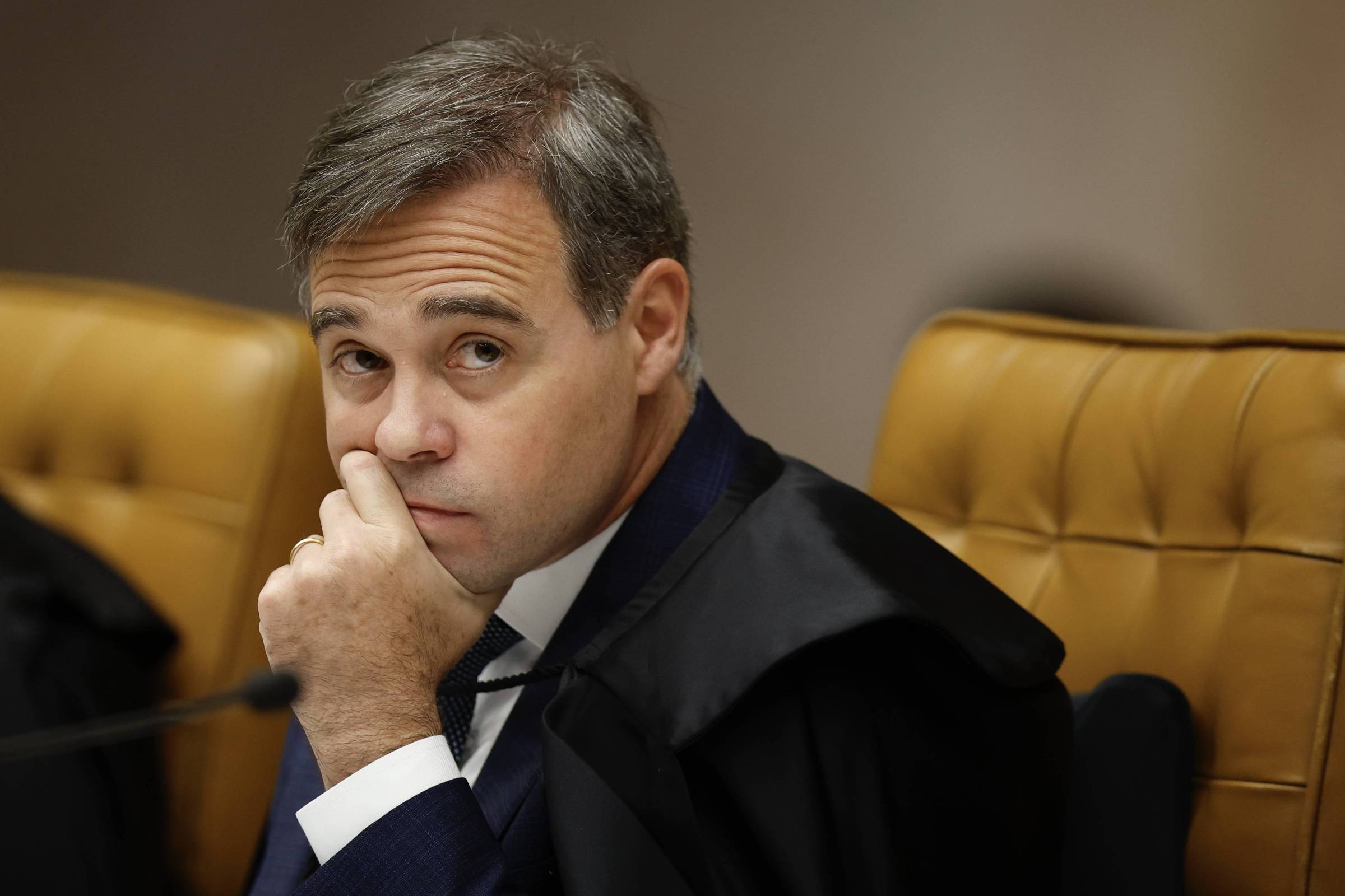 Mendonça diz que remover perfis de redes sociais é censura; veja vídeo