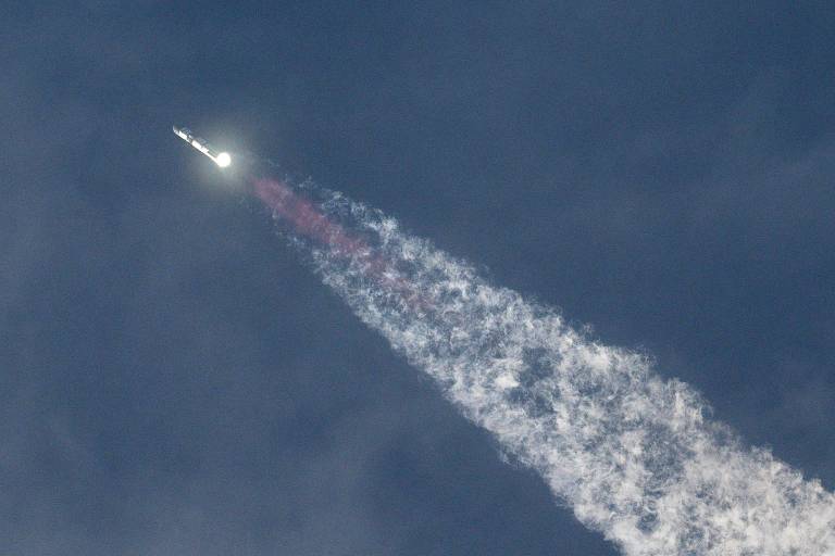 SpaceX lança Starship, que faz voo 'quase orbital' e é perdido na reentrada