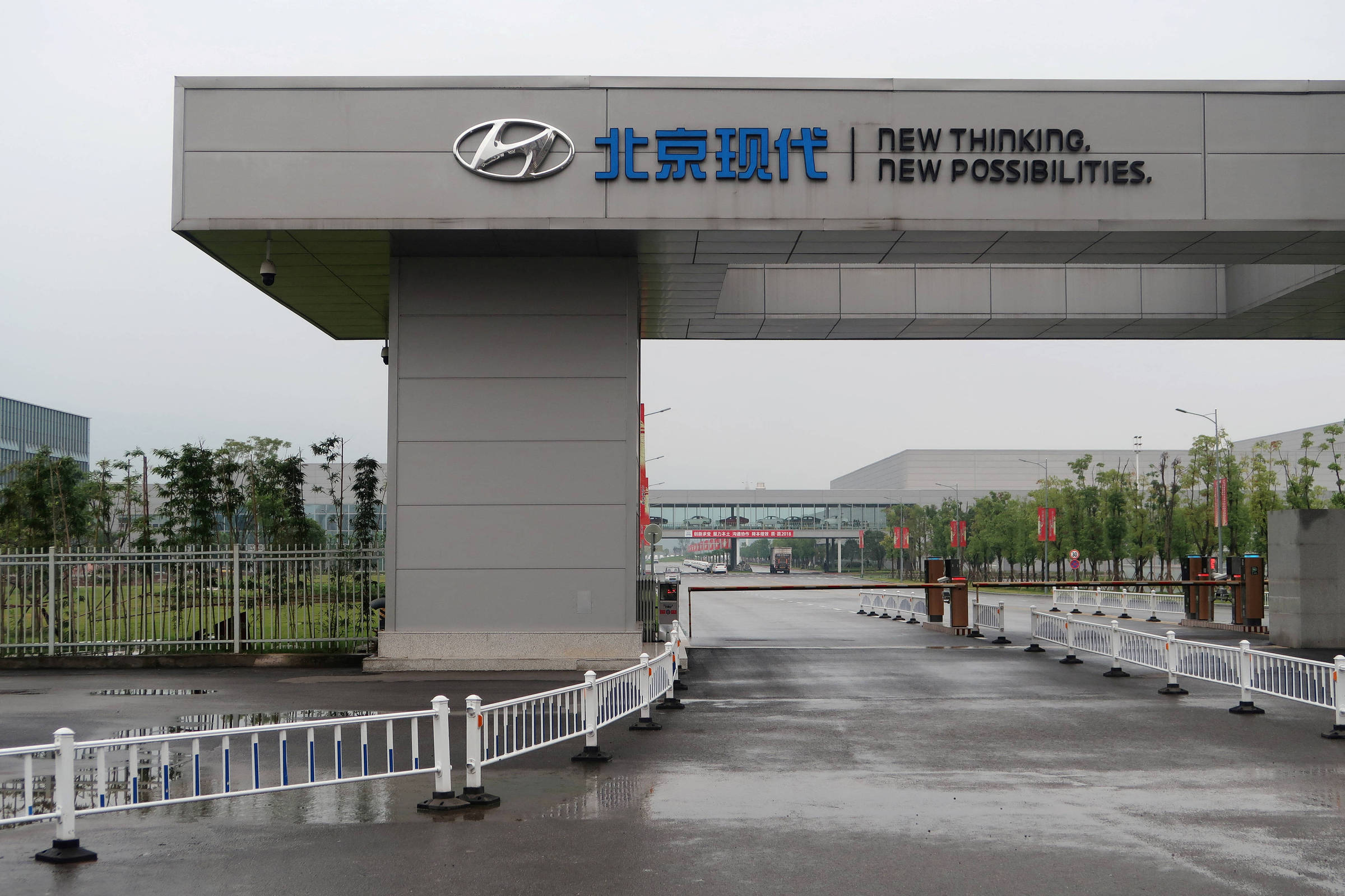 Adoção de carros elétricos faz número de fábricas 'zumbis' crescer na China