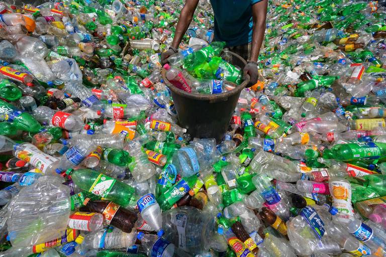 Plásticos contêm 3.000 substâncias químicas a mais do que se sabia, aponta relatório