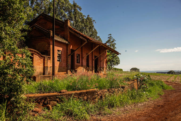 Antiga estação de trem Silveira do Val, em Ribeirão Preto, que pertencia à Companhia Mogiana de Estradas de Ferro
