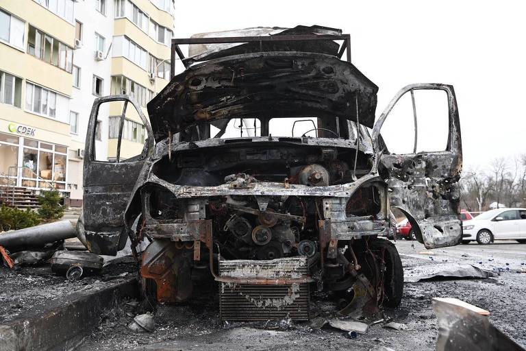 Foto publicada pelo prefeito de Belgorodo, Valentin Demidov, mostra veículo destruído em ataque ucraniano
