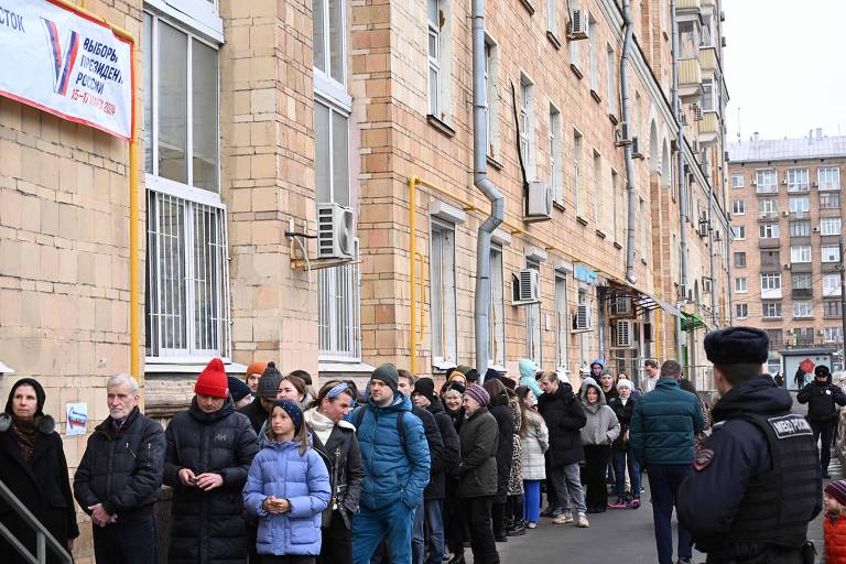 Fila de votação em Moscou