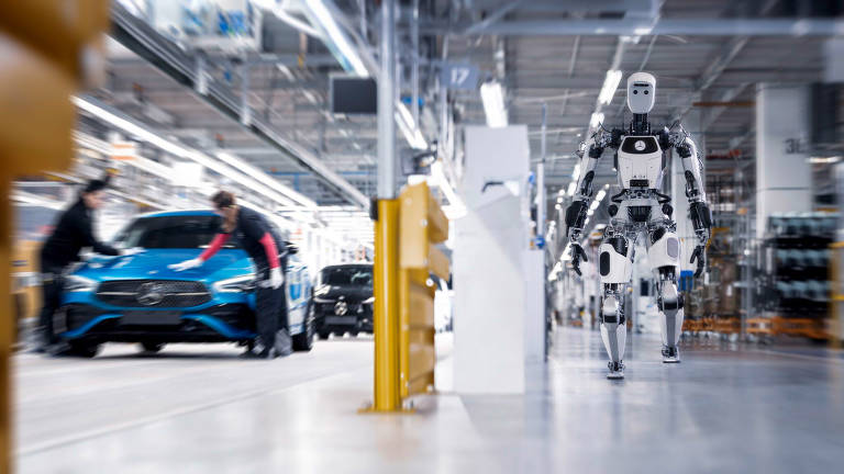 Mercedes testa robôs humanoides para tarefas 'exigentes e repetitivas'