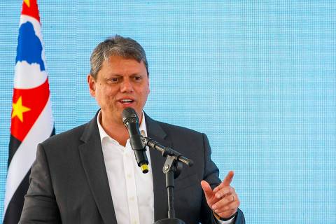 Sao Paulo governor Tarcisio de Freitas delivers a speech during a visit by Spanish Prime Minister Pedro Sanchez to the works on the orange metro line of the Spanish concessionaire Acciona in Sao Paulo on March 7, 2024.   (Photo by Miguel SCHINCARIOL / AFP)