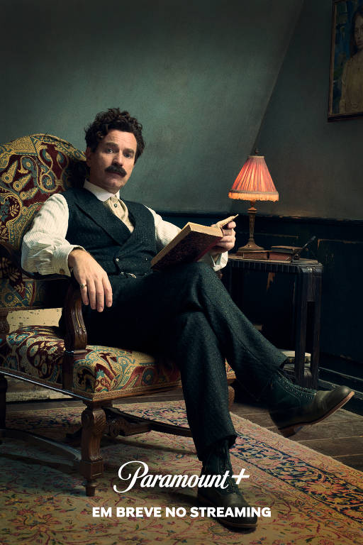 Cena da primeira temporada da série Um Cavalheiro em Moscou