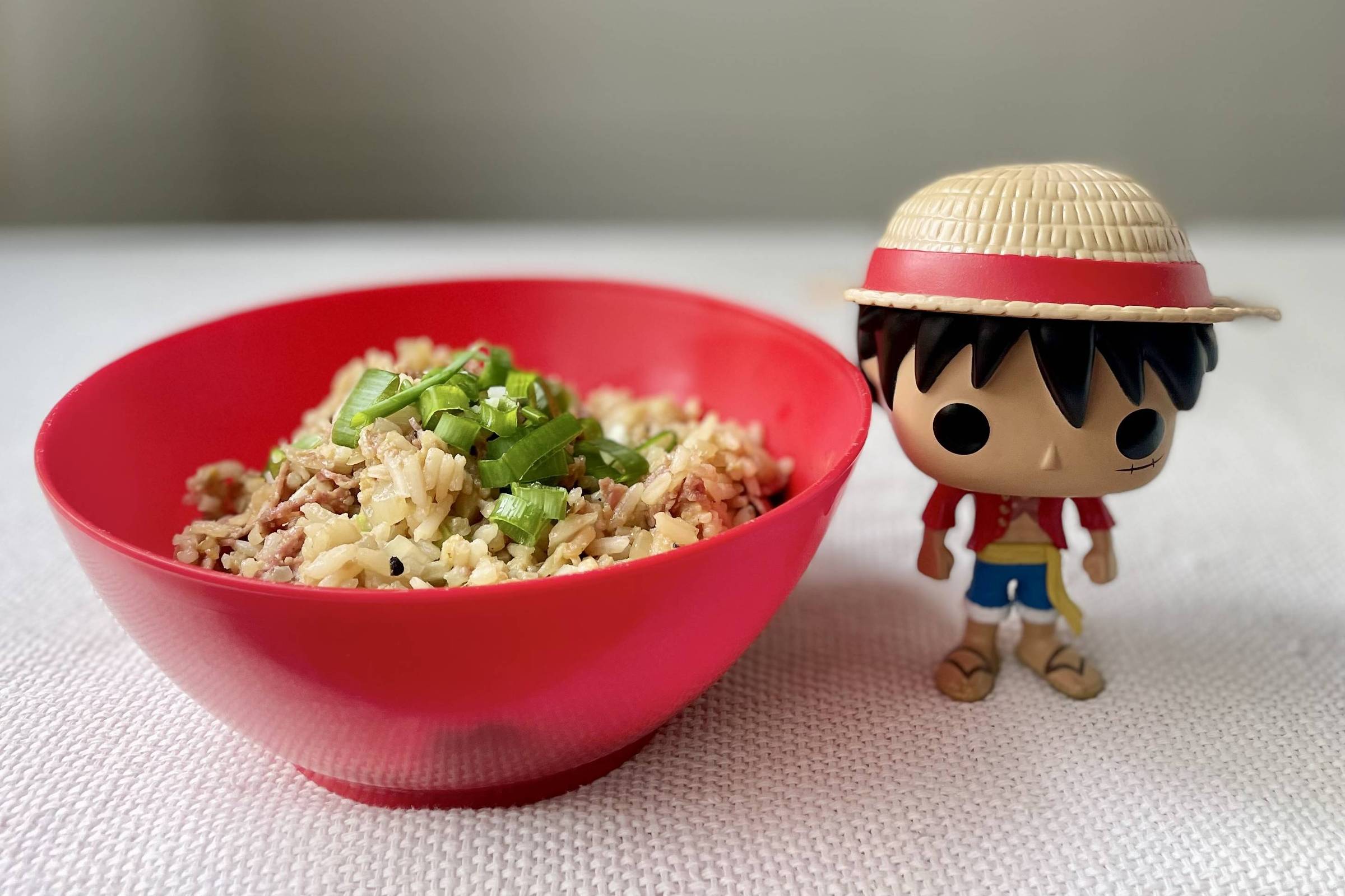 Arroz frito do mangá One Piece satisfaz crianças e limpa as sobras da  geladeira - 18/03/2024 - Receitas do Marcão - Folha