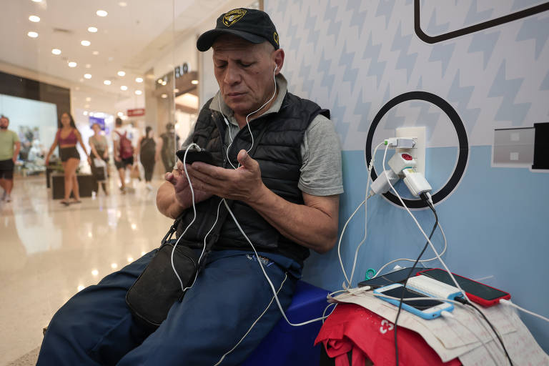 O apagão ocorreu no primeiro dia útil da semana, após recorde de altas temperaturas, com termômetros acima dos 34°C na capital paulista