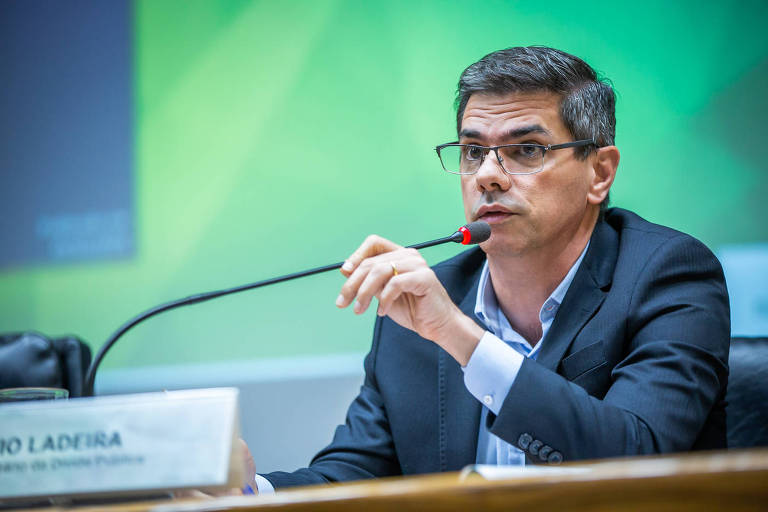O subsecretário da Dívida Pública do Tesouro Nacional, Otavio Ladeira, em entrevista coletiva