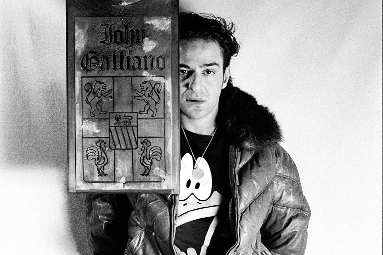 O estilista John Galliano