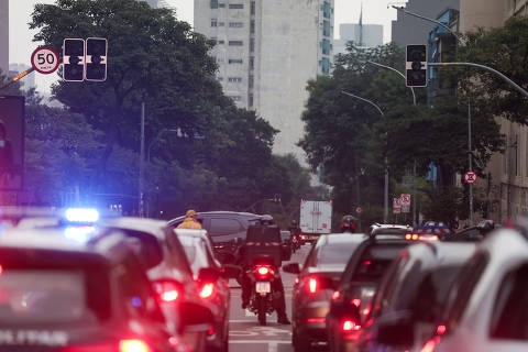 Apagão deixa bairros do centro de São Paulo há 12 horas sem energia