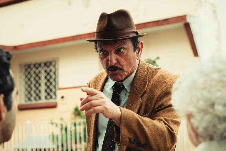 Paulo Miklos em cena do filme "Saudosa Maloca", de Pedro Serrano