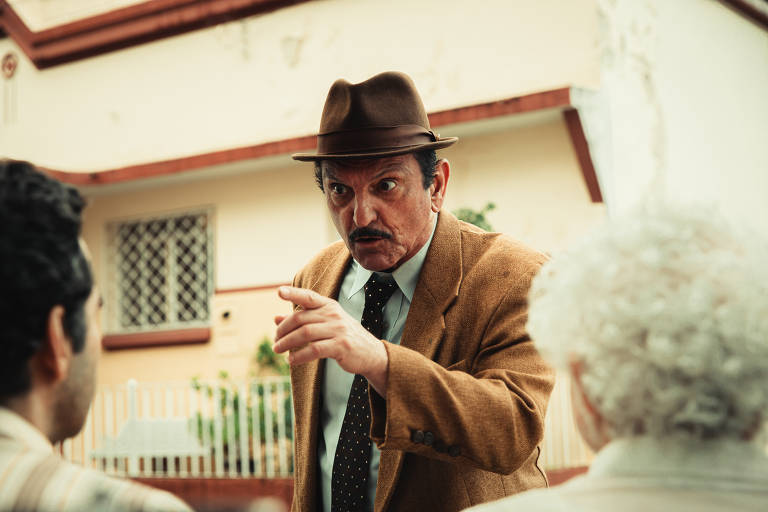 Paulo Miklos em cena do filme "Saudosa Maloca", de Pedro Serrano