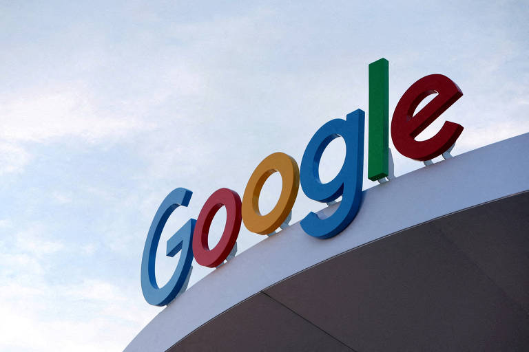 Logotipo do Google em letreiro de uma feira de eletrônicos em Las Vegas, EUA