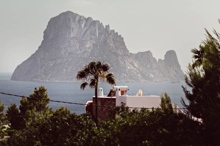 Monte Es Vedra, um dos pontos turísticos mais marcantes da ilha de Ibiza