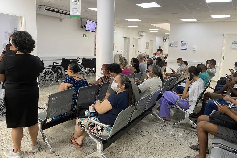 Pacientes lotam pronto-atendimento da UPA Vila Mariana, na zona sul de São Paulo, após reforma do Hospital São Paulo atrasar e ficarem sem atendimento na unidade