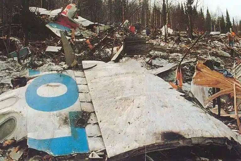 Destroços do Airbus A310, após acidente do voo Aeroflot 593, que completa 30 anos