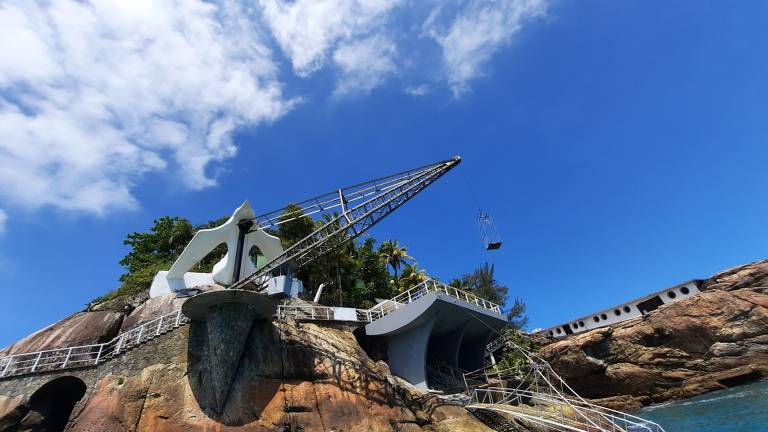 A Ilha dos Arvoredos só pode ser acessada por barco