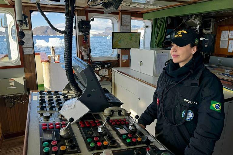 Pioneira a levar navio até Antártida relata manobras entre icebergs e cobra igualdade de gênero